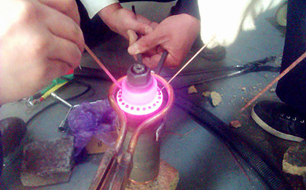 頻率,電焊焊接,開關(guān)電源,高頻加熱,蘇州市 . 高頻加熱電源通過線圈產(chǎn)生快速變化的磁場